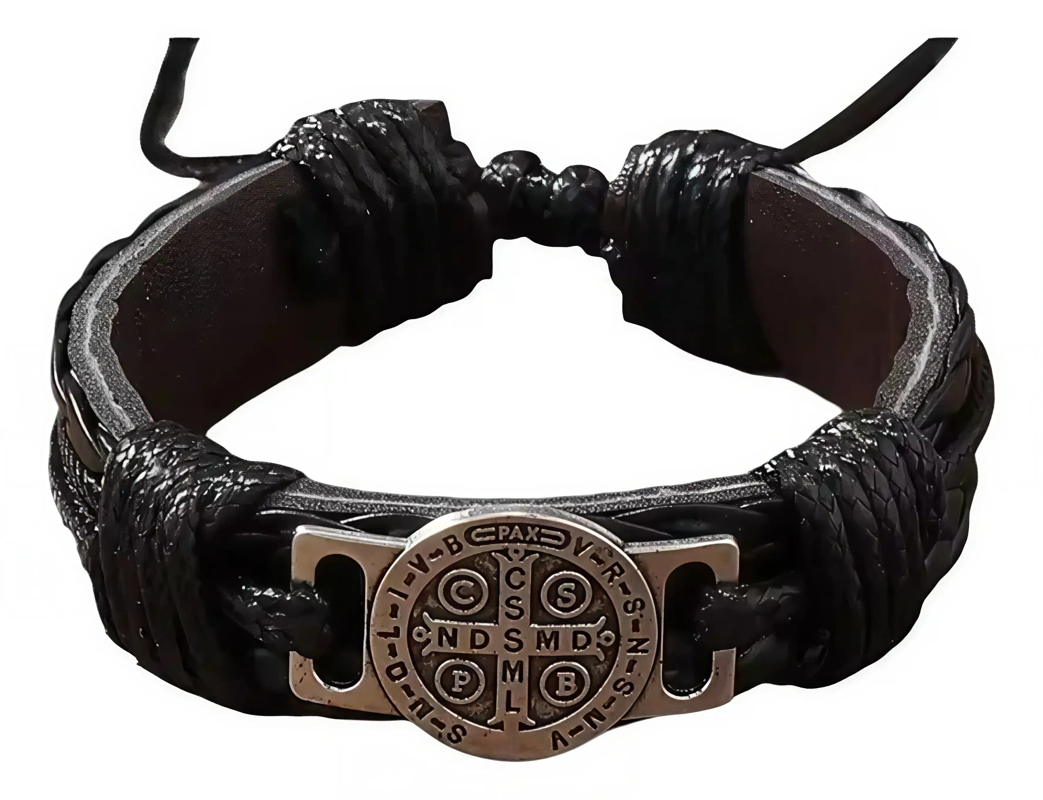Pulsera de cuero marrón San Benito con medalla de protección central sobre fondo blanco.
